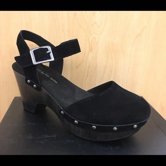 House of Harlow 1960 Shoes - NEW  Arrival 🖤 House of Harlow 1960 Black Clogs cw
